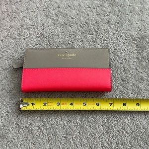 Kate spade Staci slim billfold wallet clocktower geranium